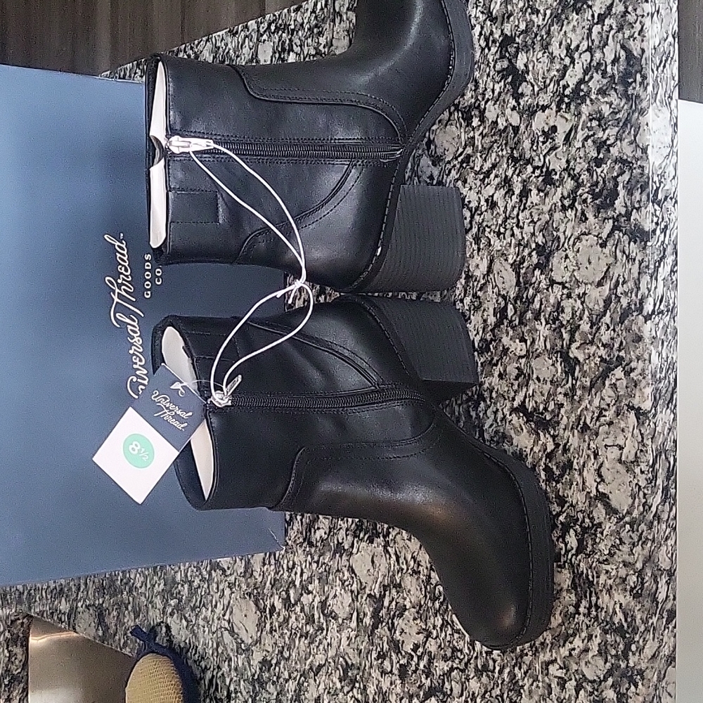 Ladies Boots - Picture 2 of 4